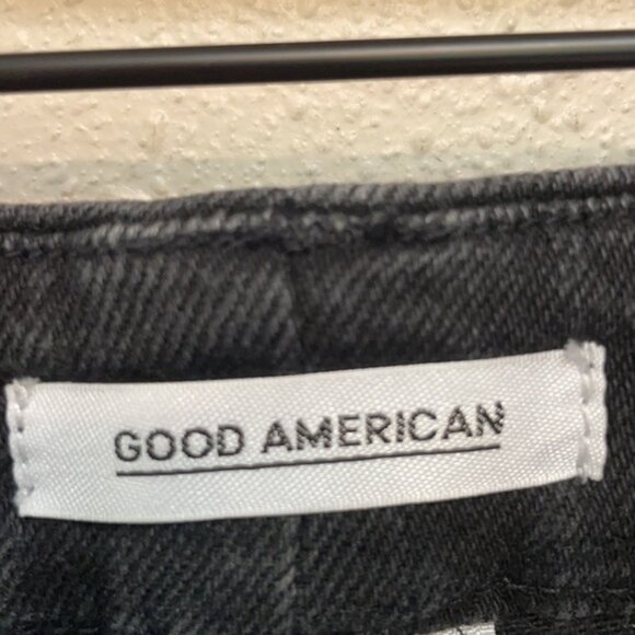 GOOD AMERICAN Good Curves Faded Black Wash Jeans - Picture 4 of 12